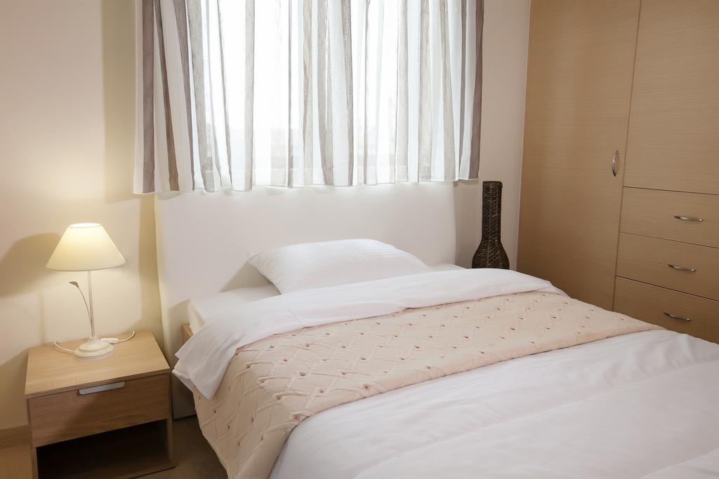 Petra Thea Apartment Kalamata Eksteriør billede