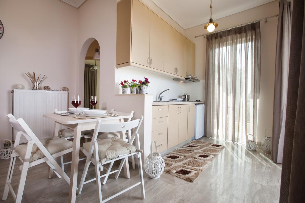 Petra Thea Apartment Kalamata Eksteriør billede