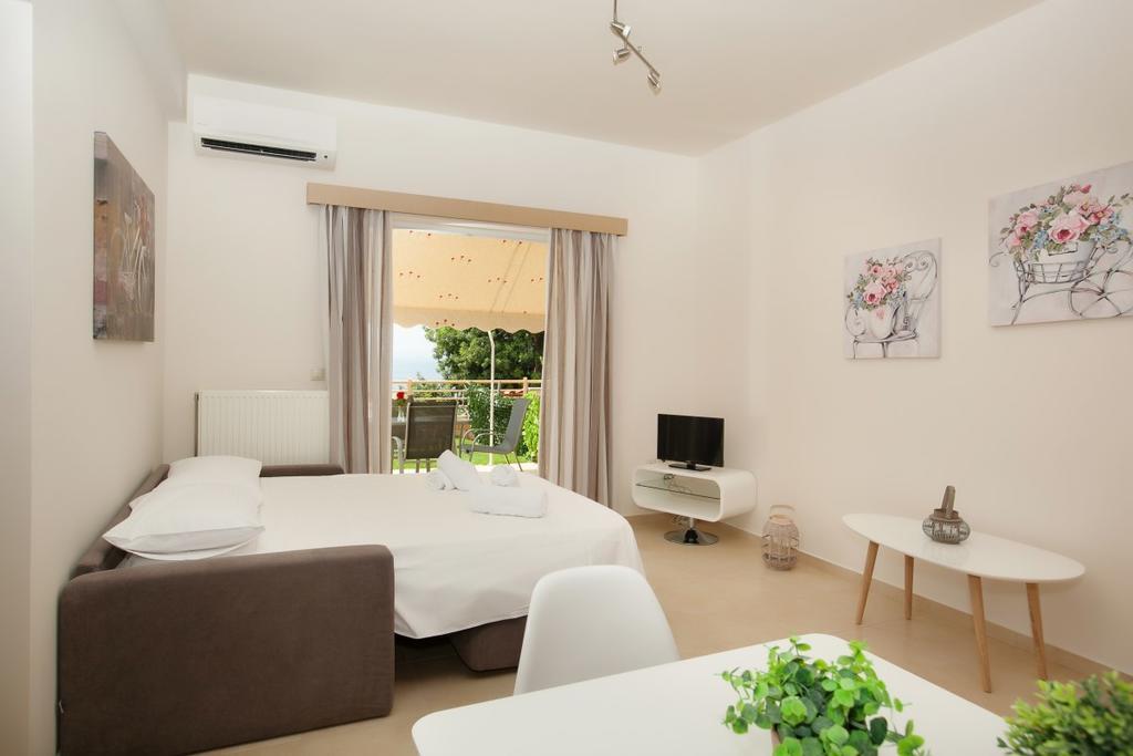 Petra Thea Apartment Kalamata Eksteriør billede