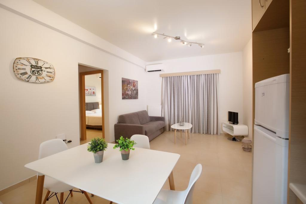 Petra Thea Apartment Kalamata Eksteriør billede