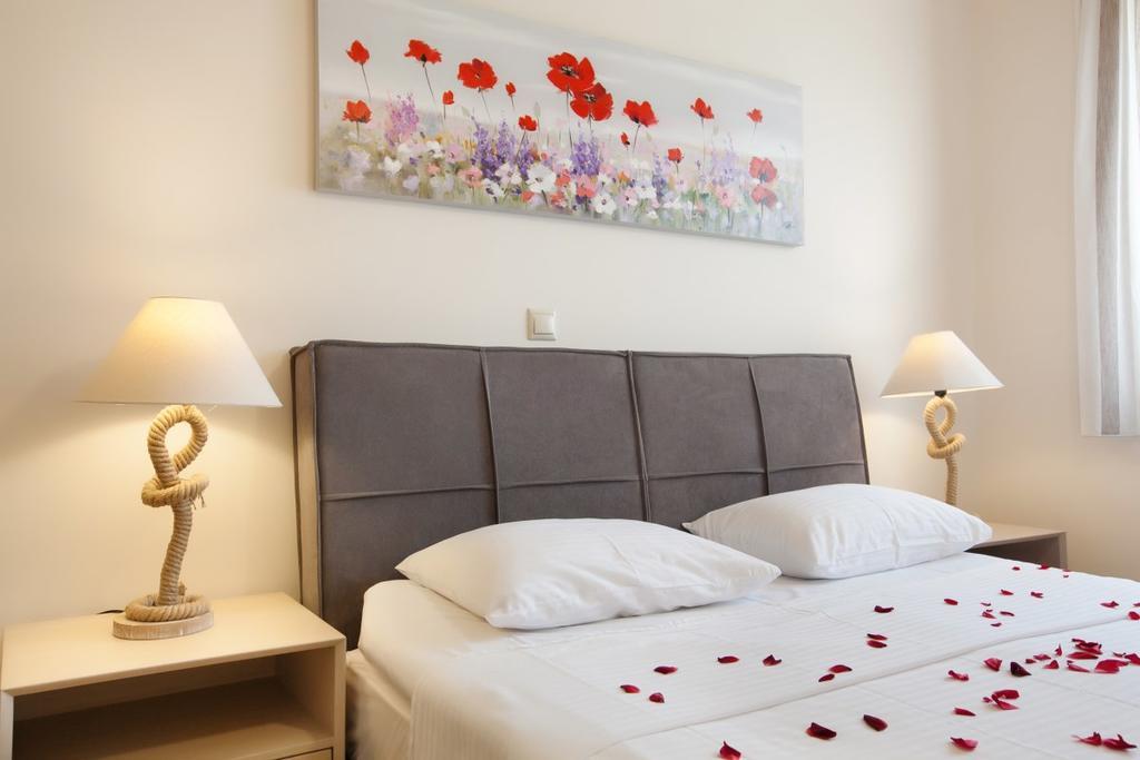Petra Thea Apartment Kalamata Eksteriør billede