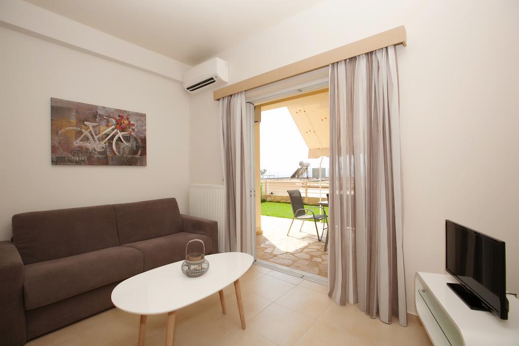Petra Thea Apartment Kalamata Eksteriør billede