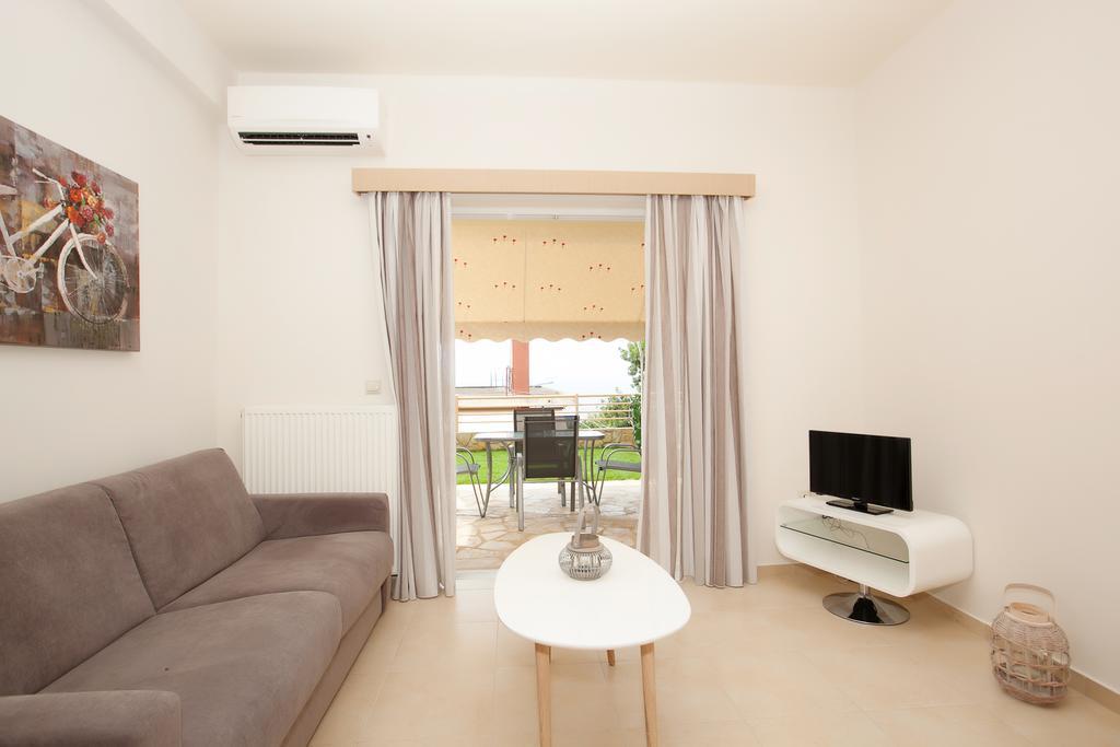 Petra Thea Apartment Kalamata Eksteriør billede