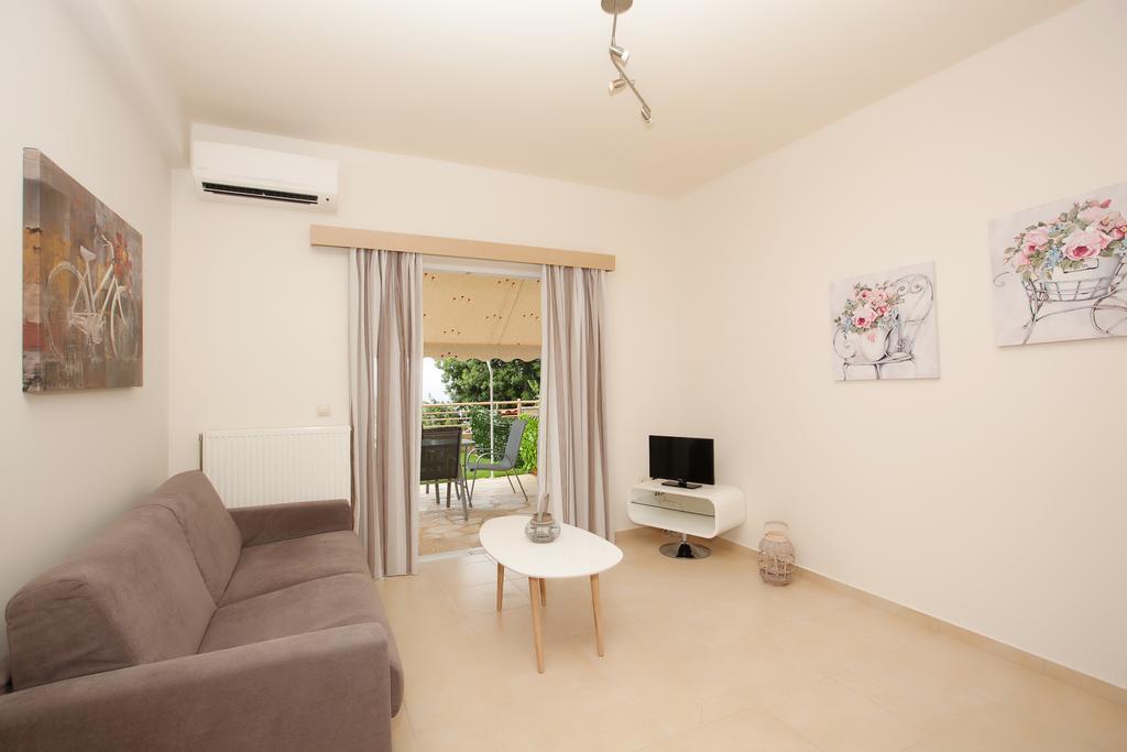 Petra Thea Apartment Kalamata Eksteriør billede