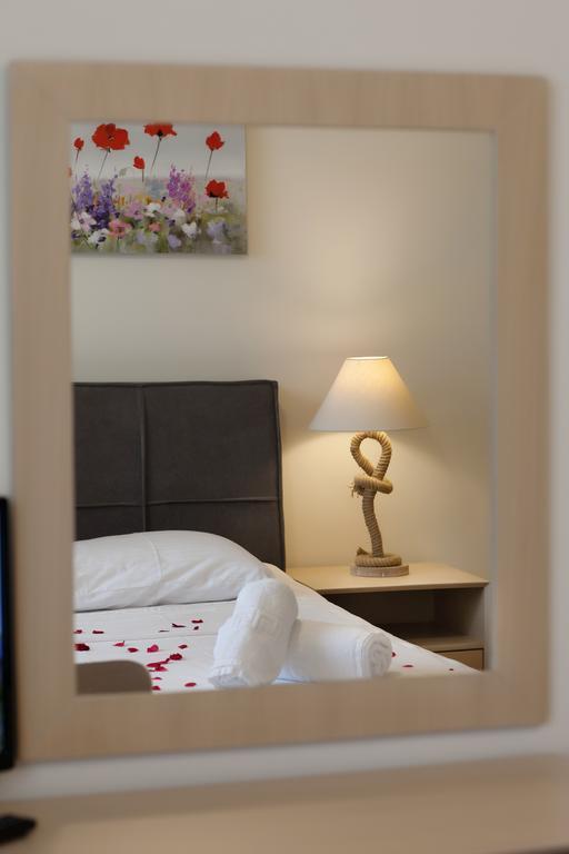 Petra Thea Apartment Kalamata Eksteriør billede