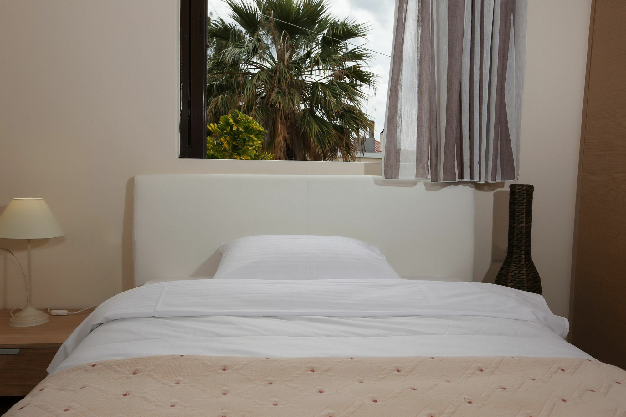 Petra Thea Apartment Kalamata Eksteriør billede